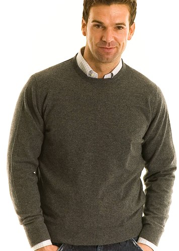 Round neck sweater with dress shirt To my eyes, a V-neck T-shirt always looks better than a crew neck tee on a guy. As a style element, adding the v-neckline transforms an everyday T-shirt into something stylish. I commend any guy who has the chops to wear a pink v-neck.